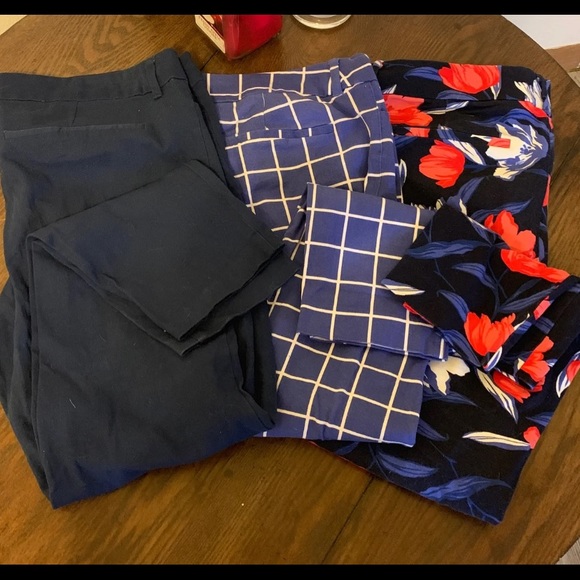 Old navy Pixie cropped pants - Picture 1 of 5